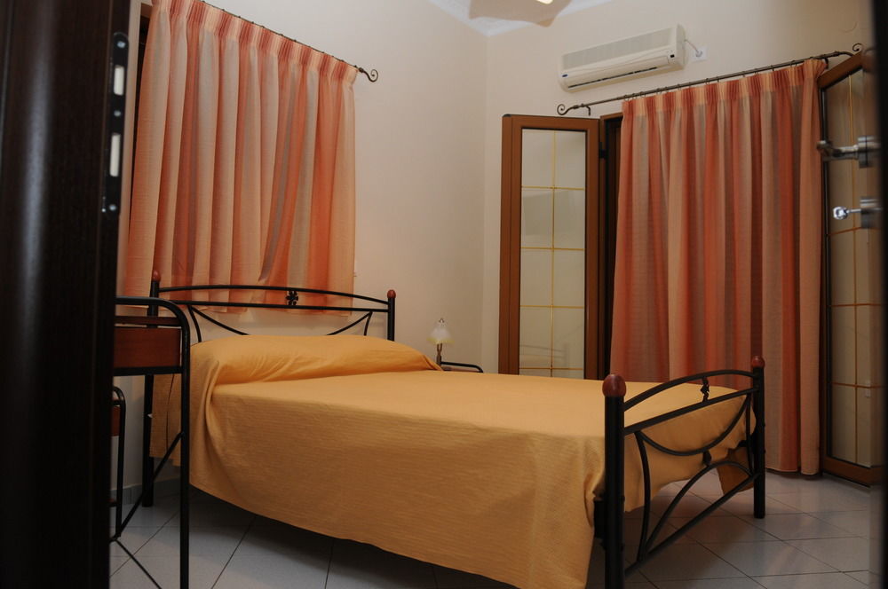 Sofia Apartment ยีธิโอ ภายนอก รูปภาพ